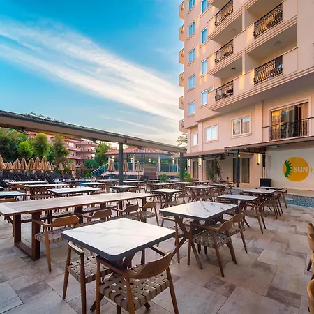 Aparthotel Sunflower 4*